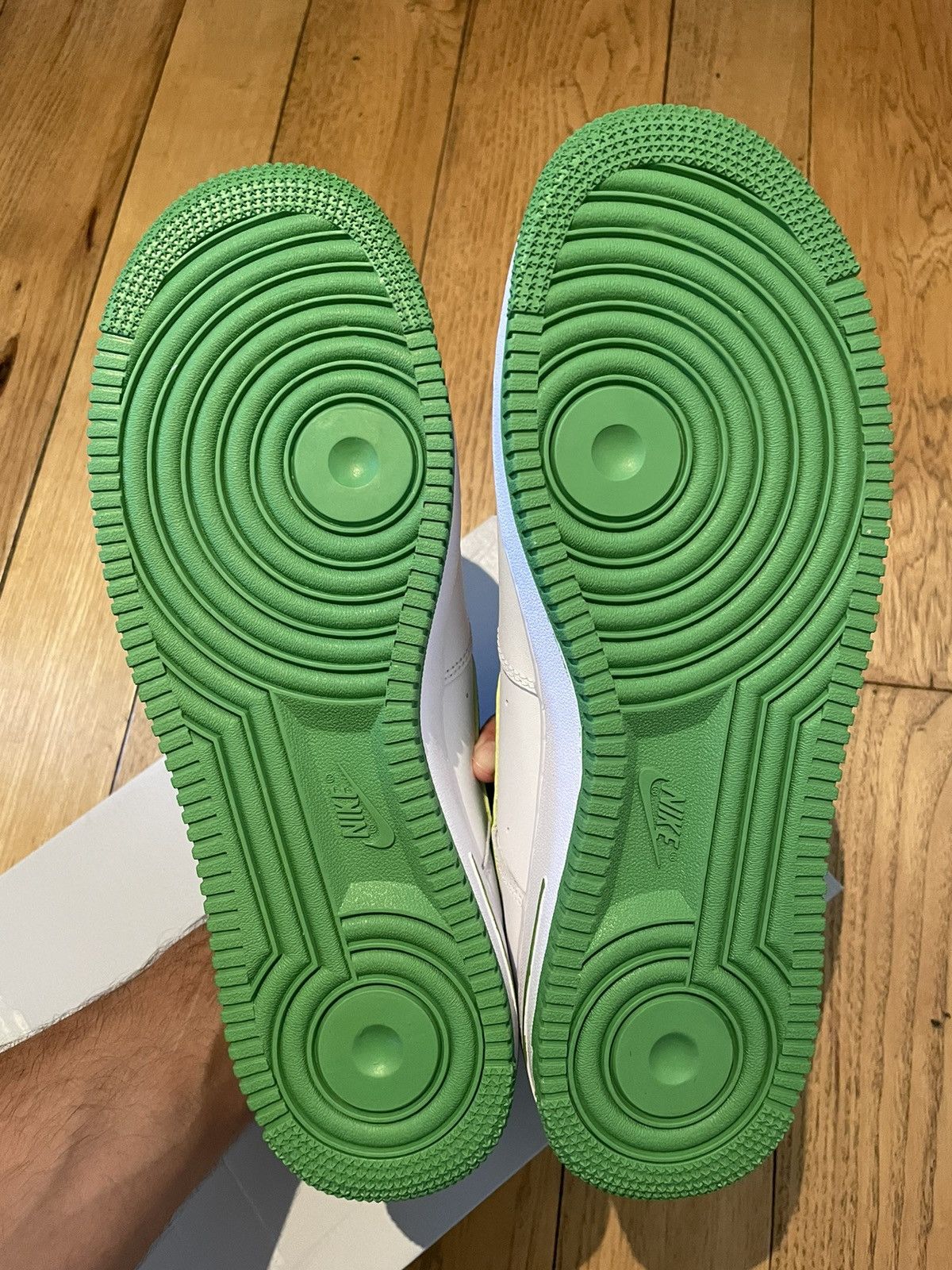 Nike Nike Air Force 1 White Chlorophyll Size US 12 / EU 45 - 8 Thumbnail