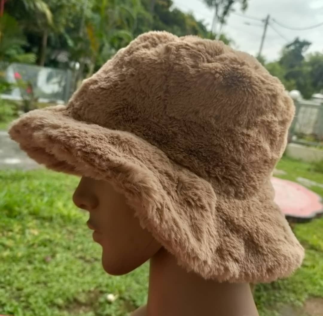 GU GU Fur Bucket Size ONE SIZE - 1 Thumbnail