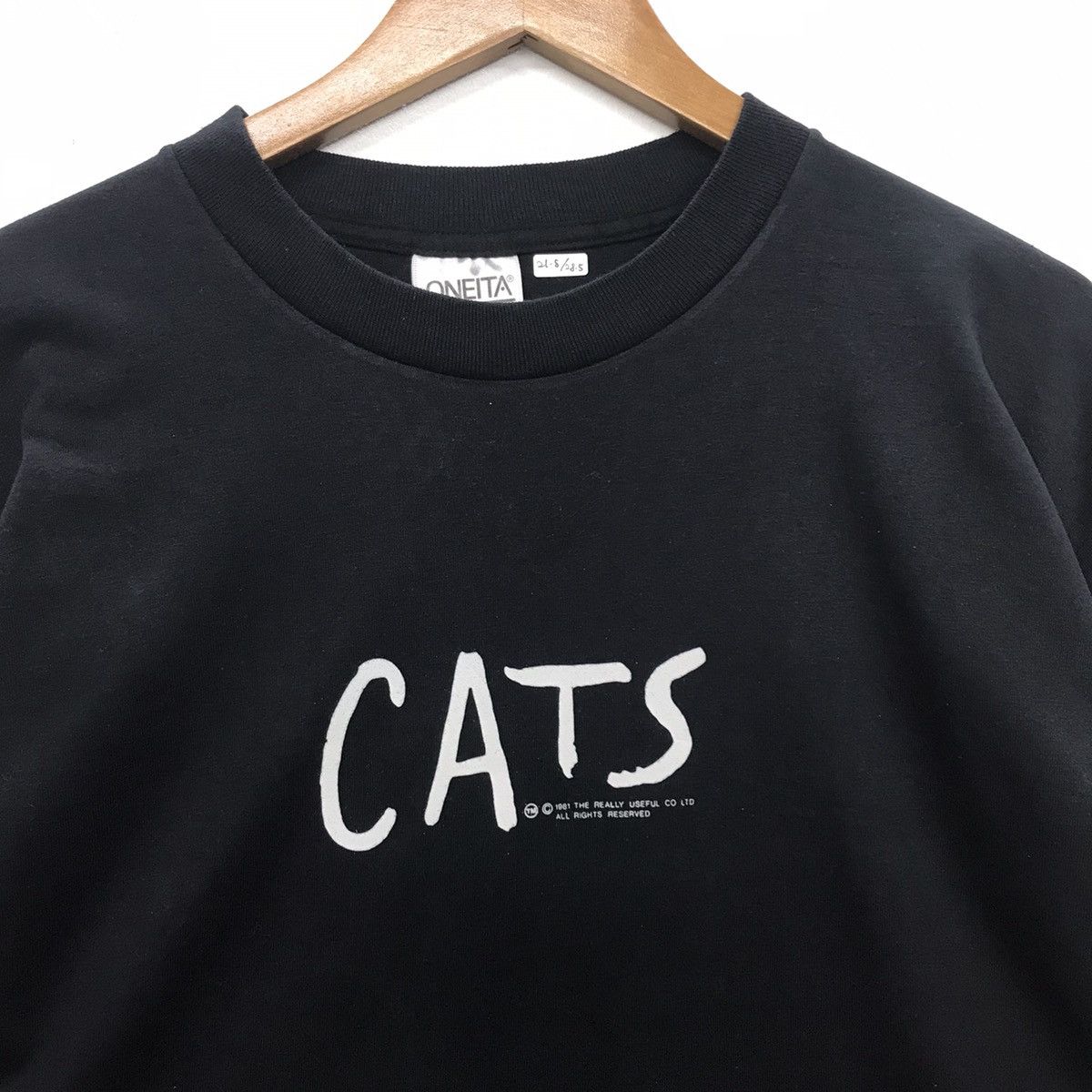 Band Tees × Vintage Vintage cats musical film 80s men tshirt Size US M / EU 48-50 / 2 - 3 Thumbnail