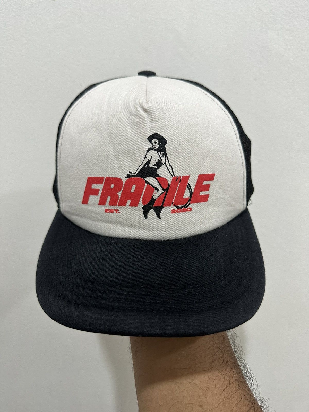 Japanese Brand Fragile Club Trucker Hat Size ONE SIZE - 1 Thumbnail