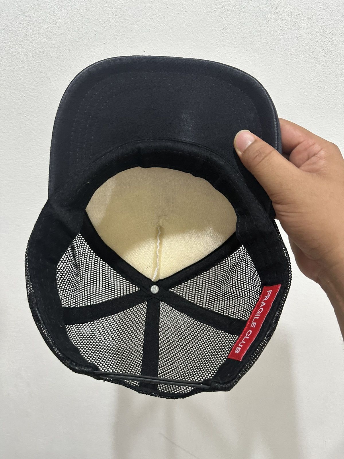 Japanese Brand Fragile Club Trucker Hat Size ONE SIZE - 6 Thumbnail