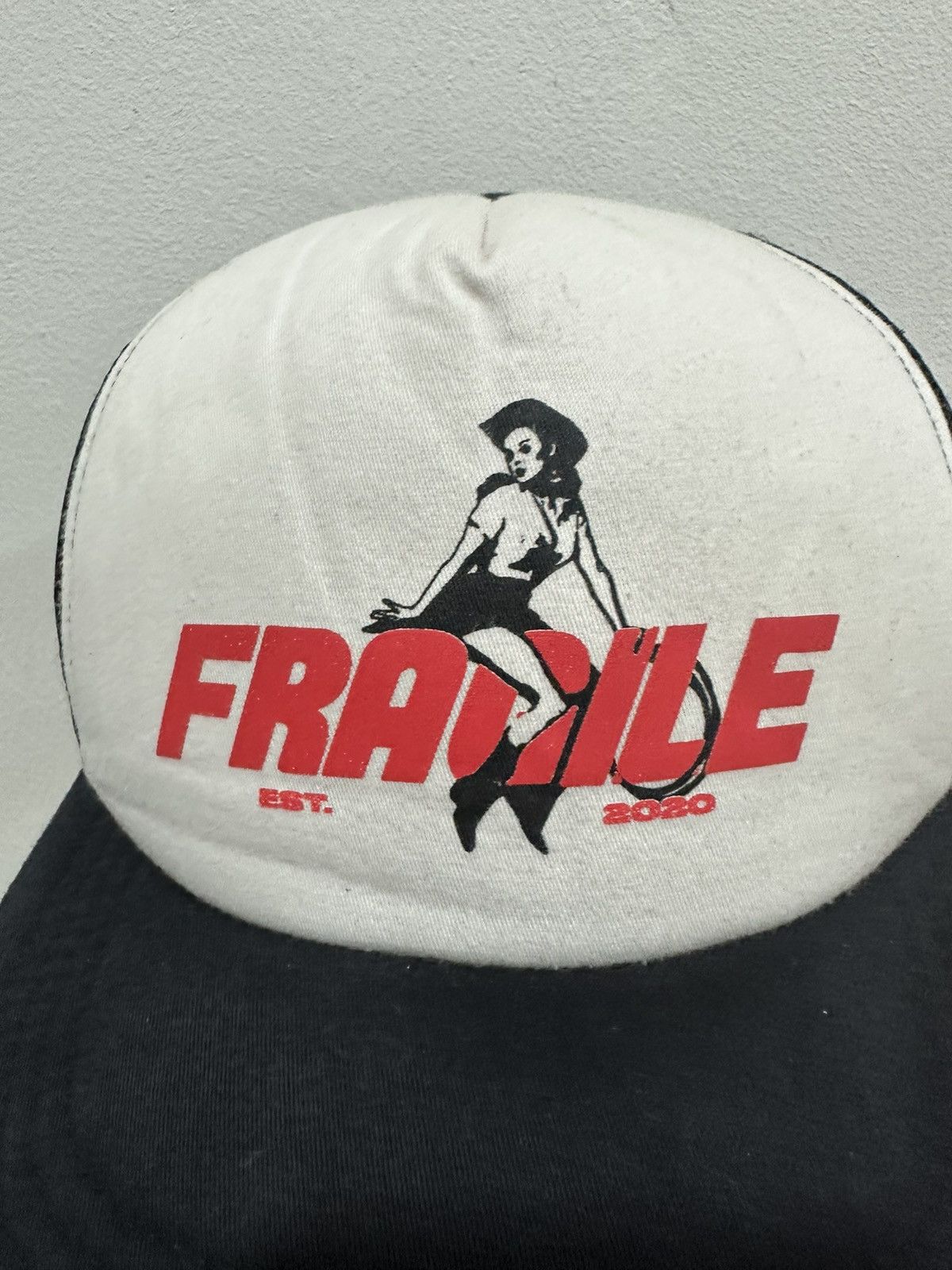 Japanese Brand Fragile Club Trucker Hat Size ONE SIZE - 3 Thumbnail