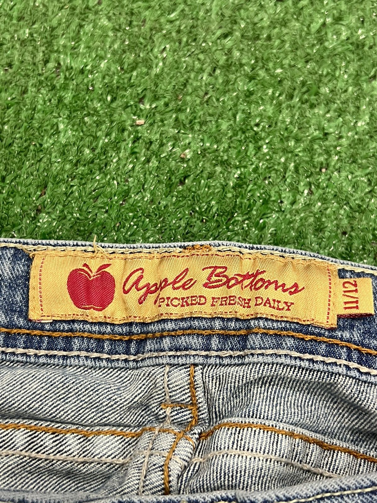 Vintage Y2k Apple Bottoms Capri Jeans Size 34" / US 12 / IT 48 - 5 Thumbnail