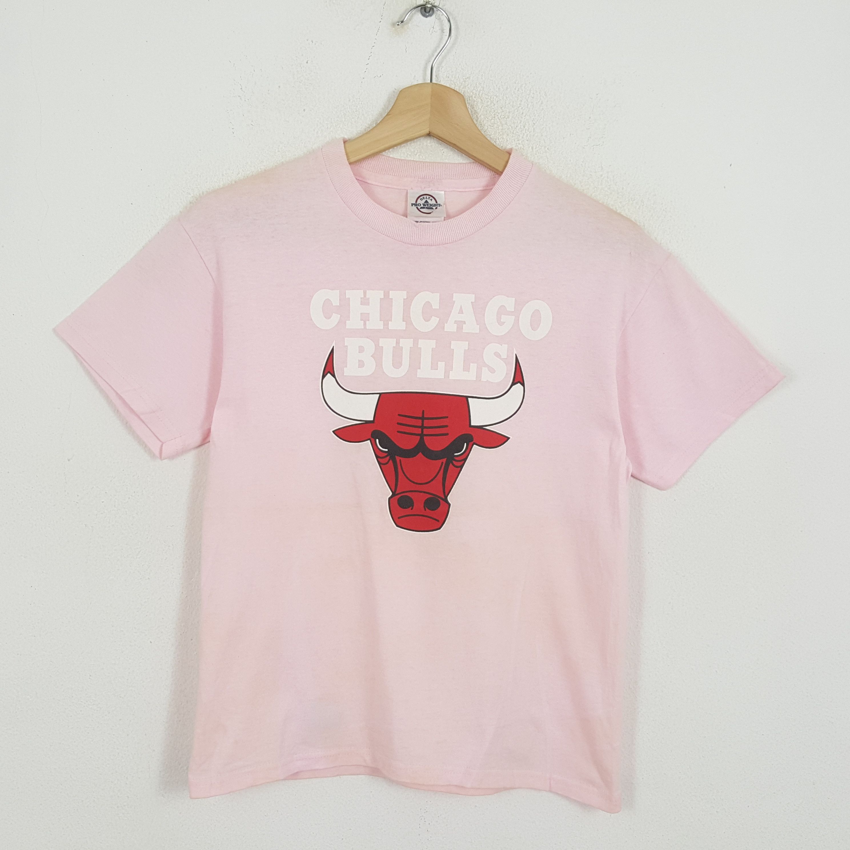 Vintage CHICAGO BULLS NBA Basketball Pink T-Shirts