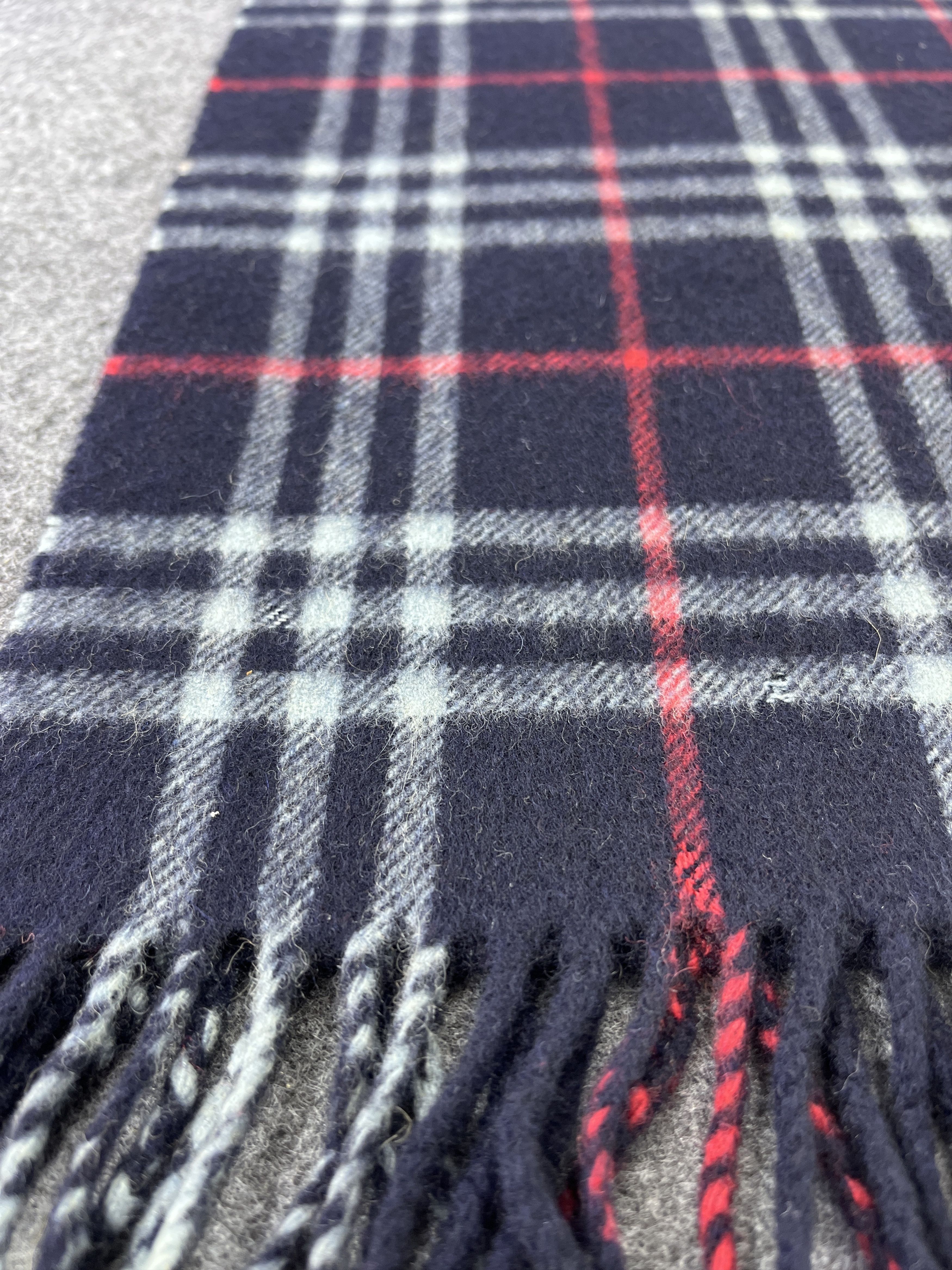 Burberry × Vintage BURBERRY NAVY BLUE SCARVES / MUFFLER / NECKWEAR T209 Size ONE SIZE - 7 Thumbnail