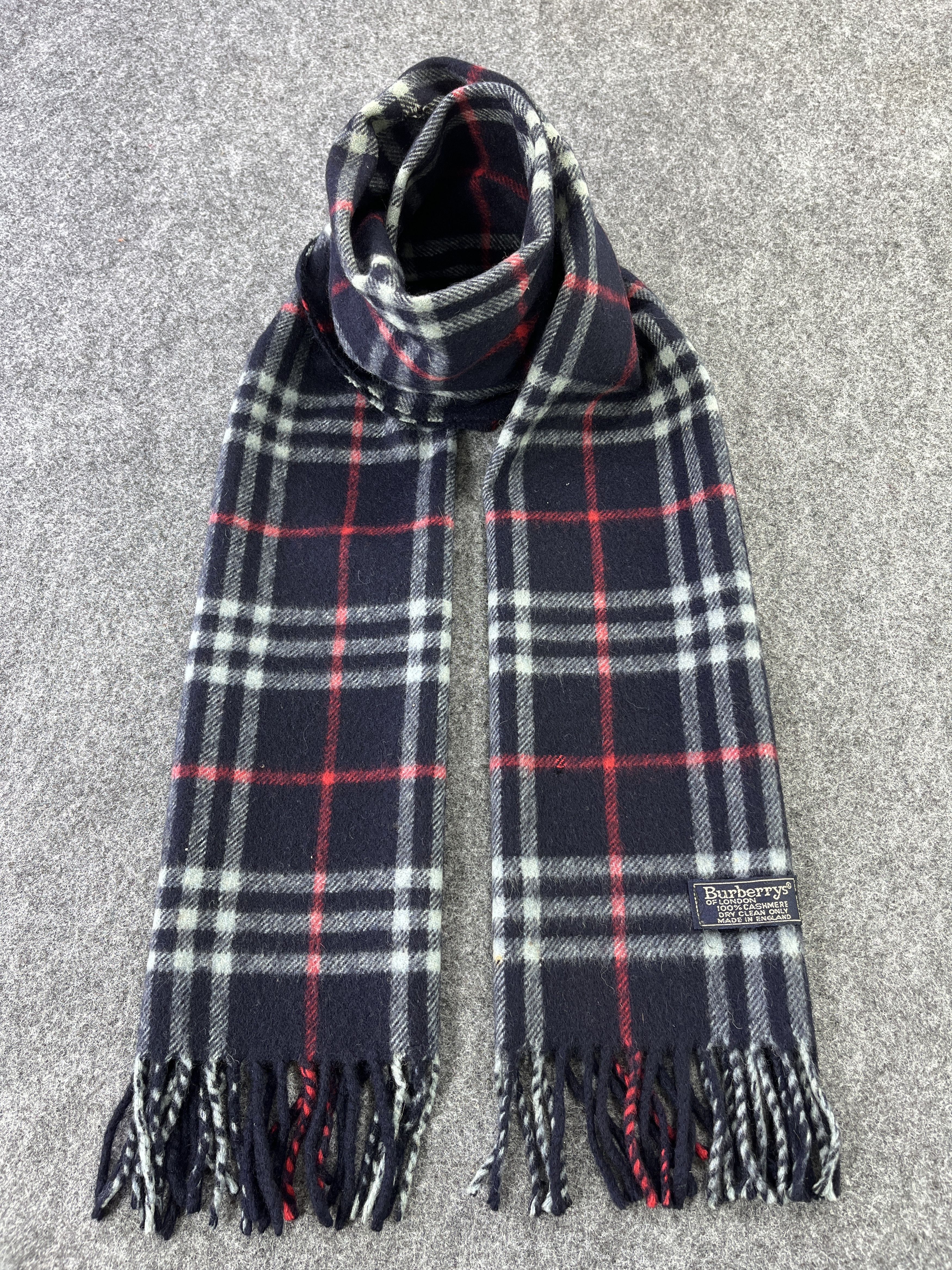 Burberry × Vintage BURBERRY NAVY BLUE SCARVES / MUFFLER / NECKWEAR T209 Size ONE SIZE - 1 Thumbnail