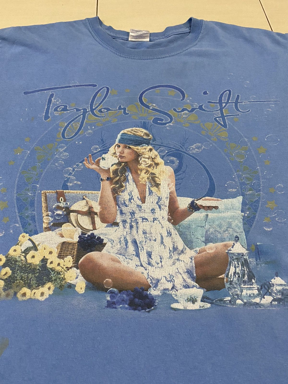 Band Tees Taylor Swift fearless album solo singer t shirt Size US M / EU 48-50 / 2 - 5 Thumbnail