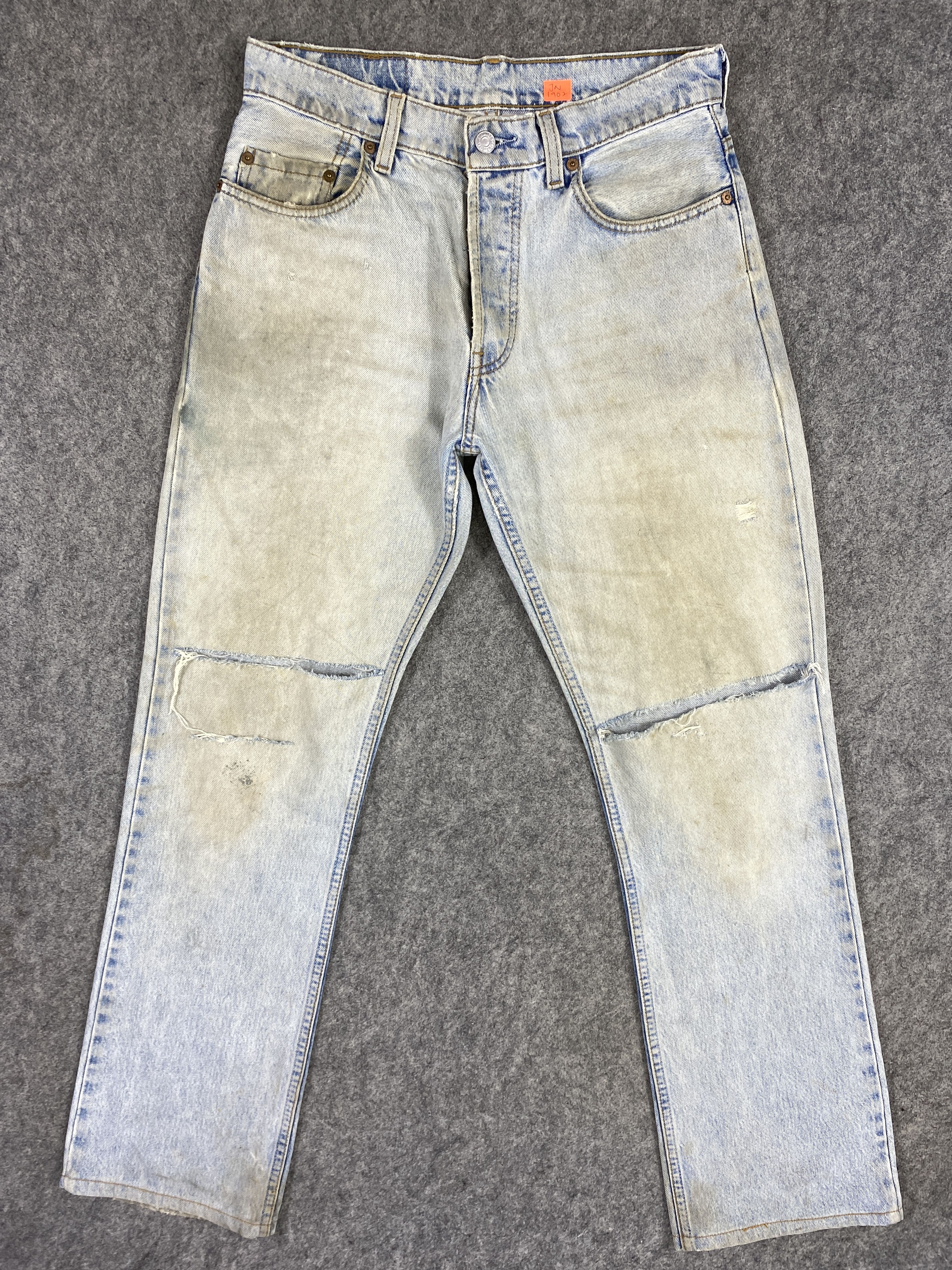 Dirty Light Wash Vintage Levi's 552 30x31 Denim -JN1902