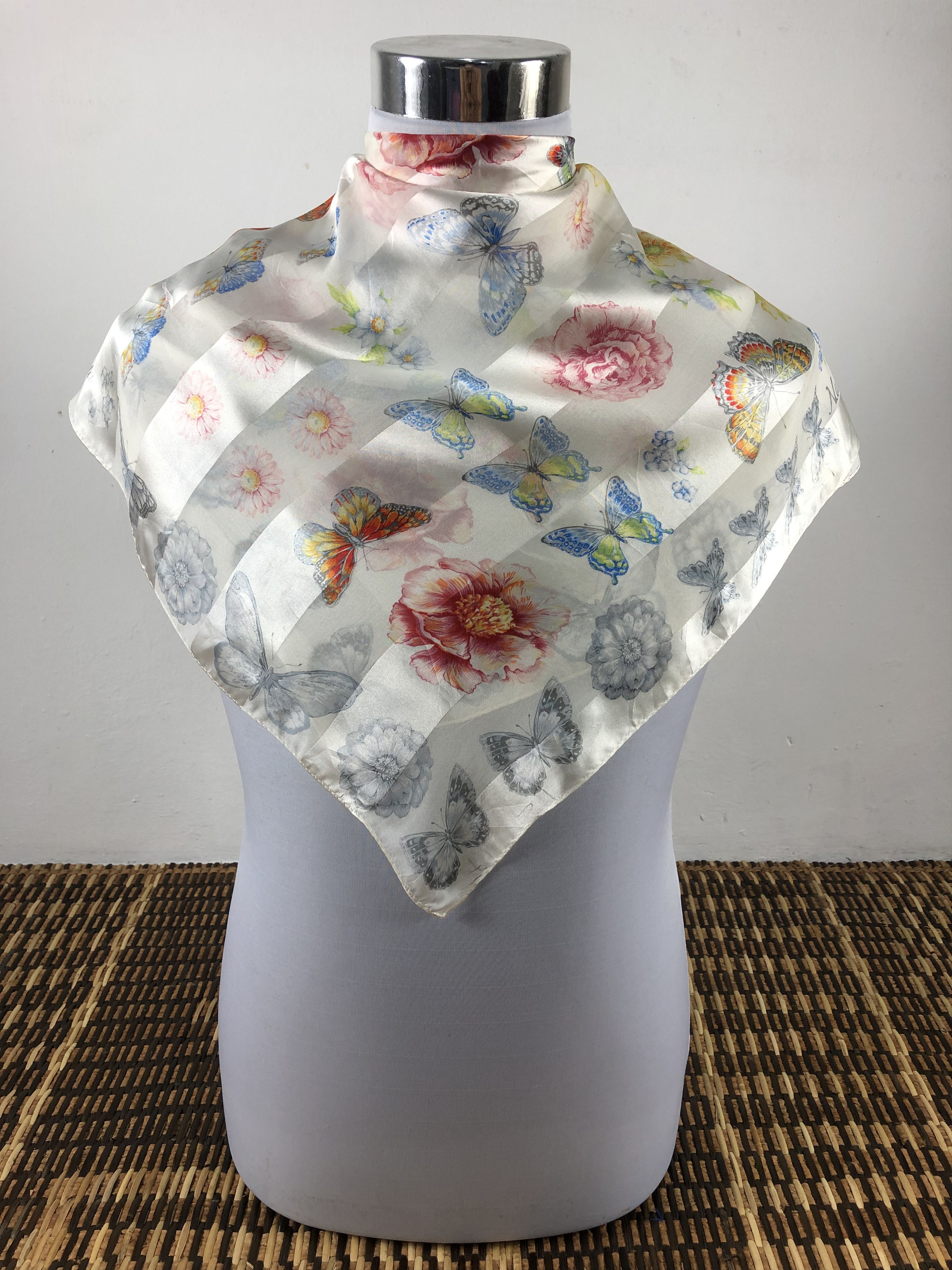 Vintage Nareda Floral Silk Scarf Size ONE SIZE - 2 Thumbnail