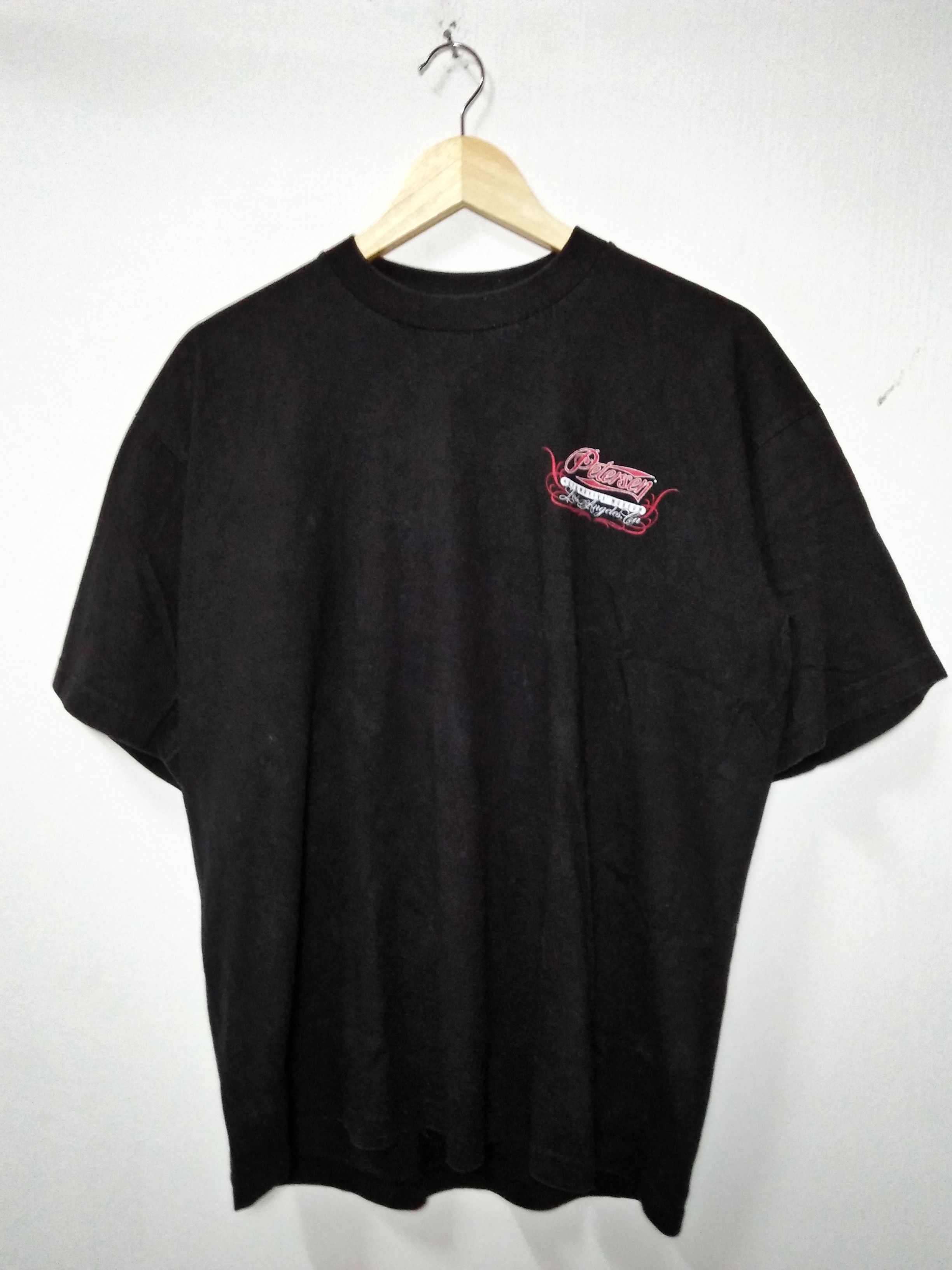 PRO CLUB HEAVYWEIGHT X PETERSEN Automotive Museum Black Tee