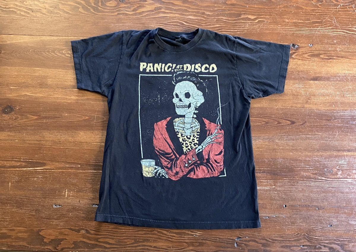 Band Tees Panic! At The Disco Death of a Bachelor Tour Tee Size US M / EU 48-50 / 2 - 1 Thumbnail
