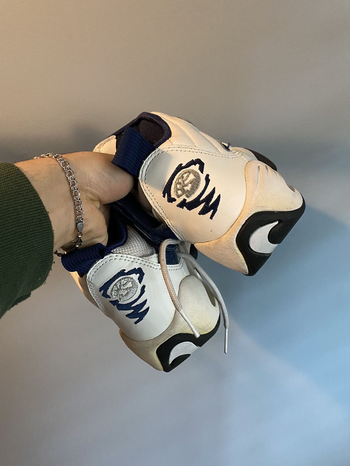 Nike × Vintage Vintage 1997 Nike Air Shake N'Destrukt Dennis Rodman Size US 7 / EU 40 - 4 Thumbnail