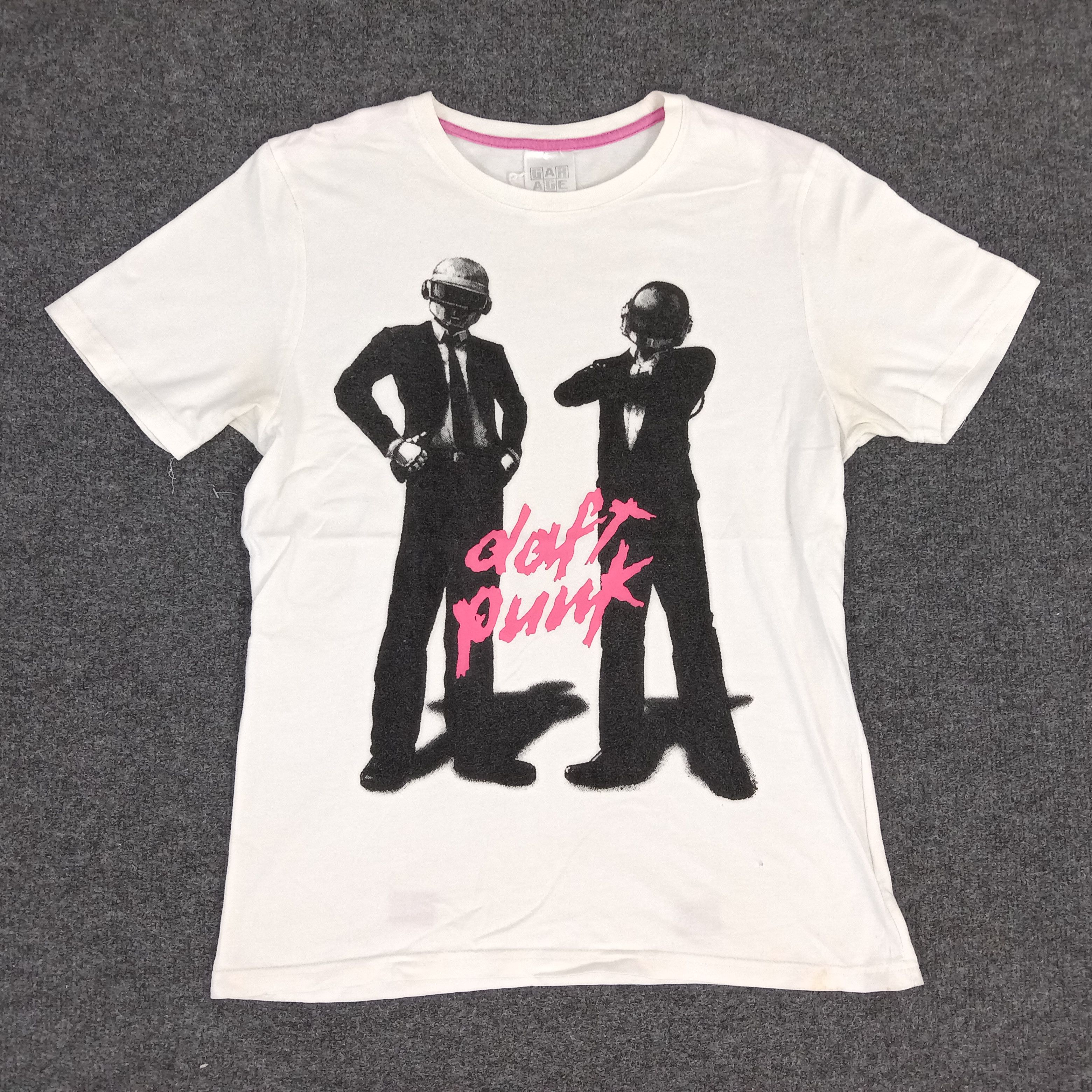 Band Tees Daft Punk Electronic Duo Music Tshirt Size US M / EU 48-50 / 2 - 1 Thumbnail