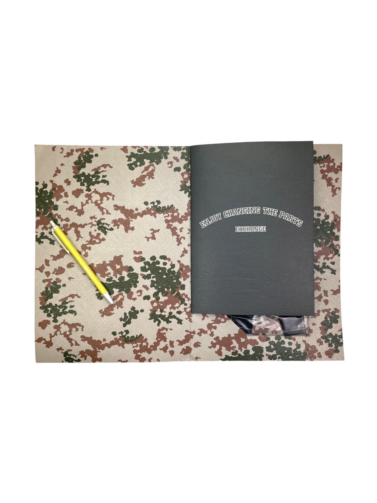 Undercover AW 98 "Exchange" Runway Book, Stickers & more Size ONE SIZE - 5 Thumbnail