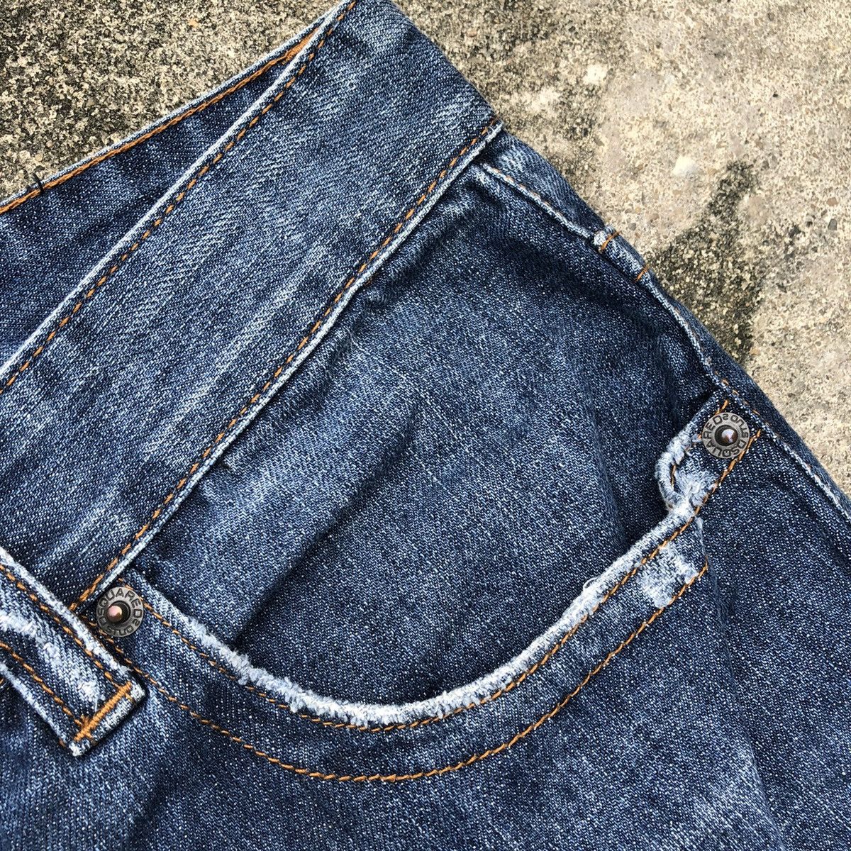 Dsquared2 × Vintage Rare Vintage Dsquared2 Distress Denim Jeans Size US 32 / EU 48 - 12 Thumbnail