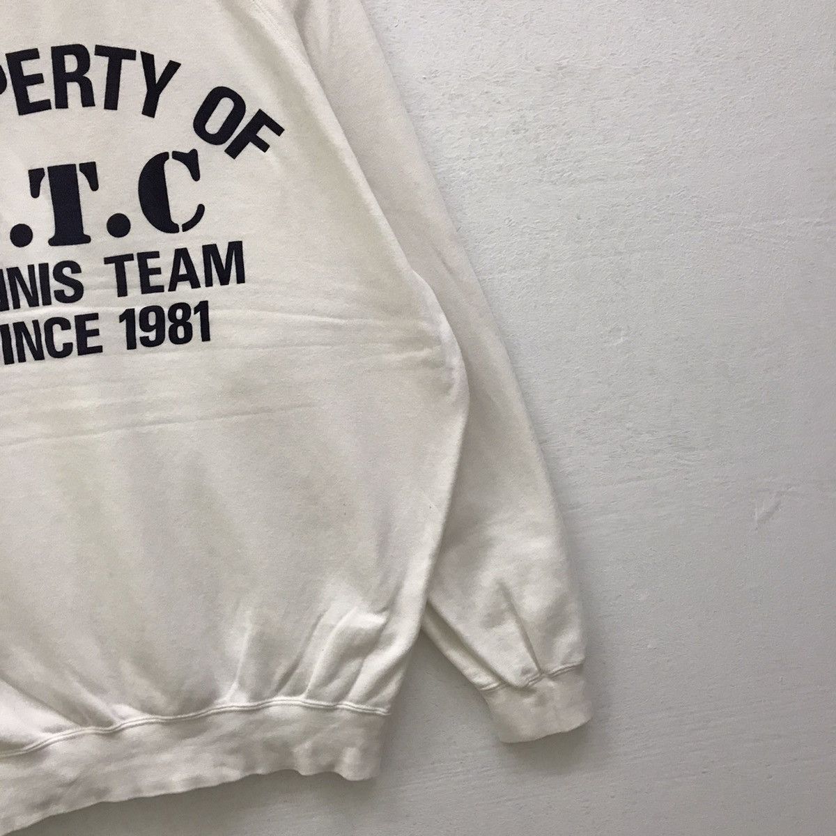 Champion × Vintage Champion Crewneck Spellout Property Tennis Team Since1981 Size US M / EU 48-50 / 2 - 4 Thumbnail