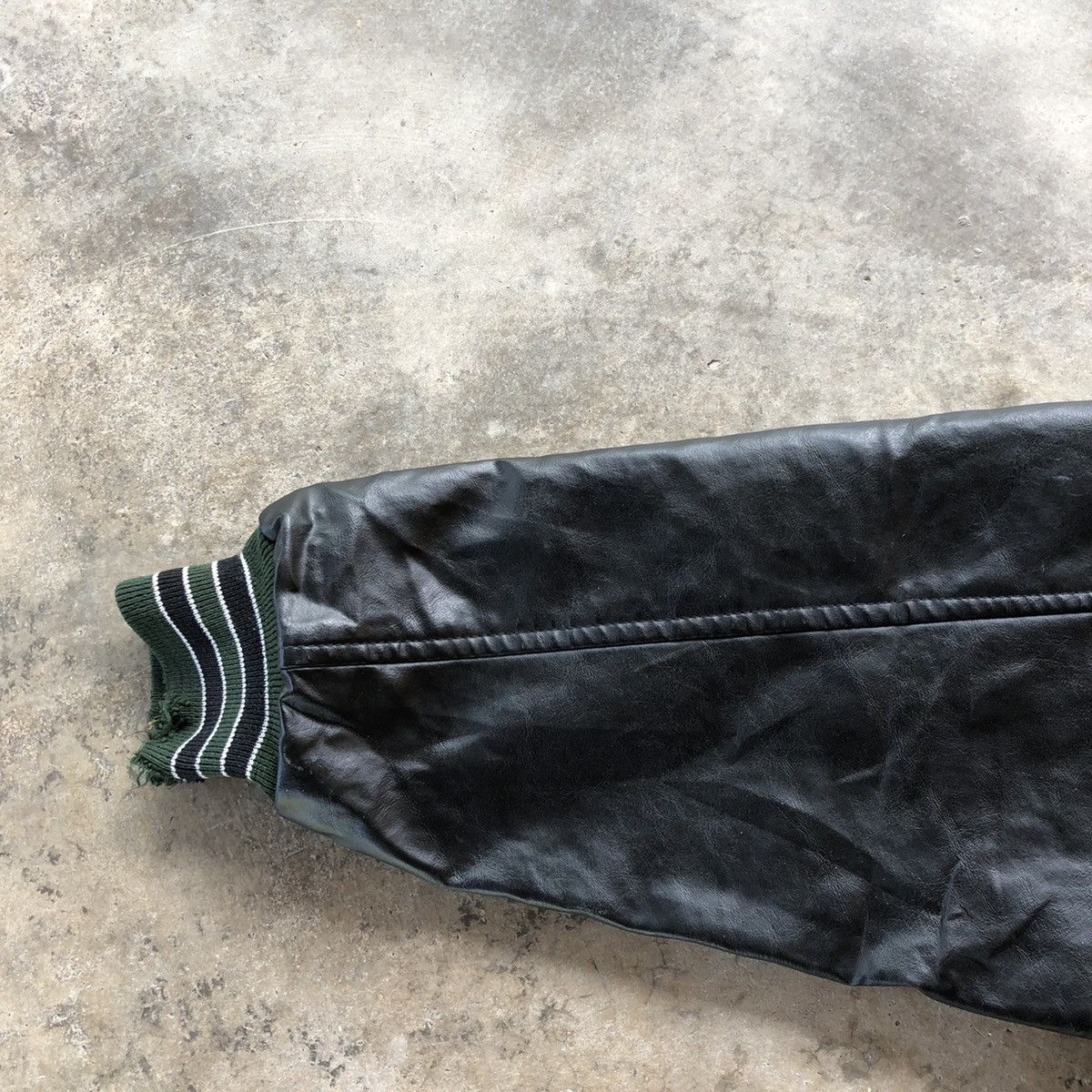 Vintage 🔥Distress🔥🇺🇸Award USA Sleeves Leather Wool Varsity Jacket Size US M / EU 48-50 / 2 - 13 Thumbnail