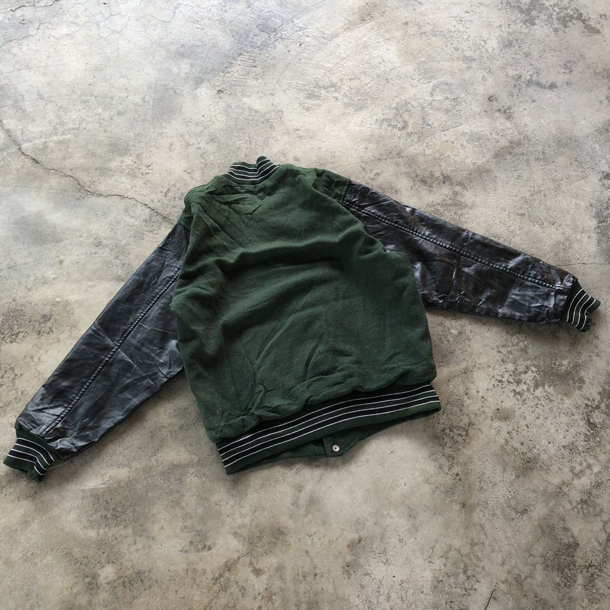 Vintage 🔥Distress🔥🇺🇸Award USA Sleeves Leather Wool Varsity Jacket Size US M / EU 48-50 / 2 - 4 Thumbnail