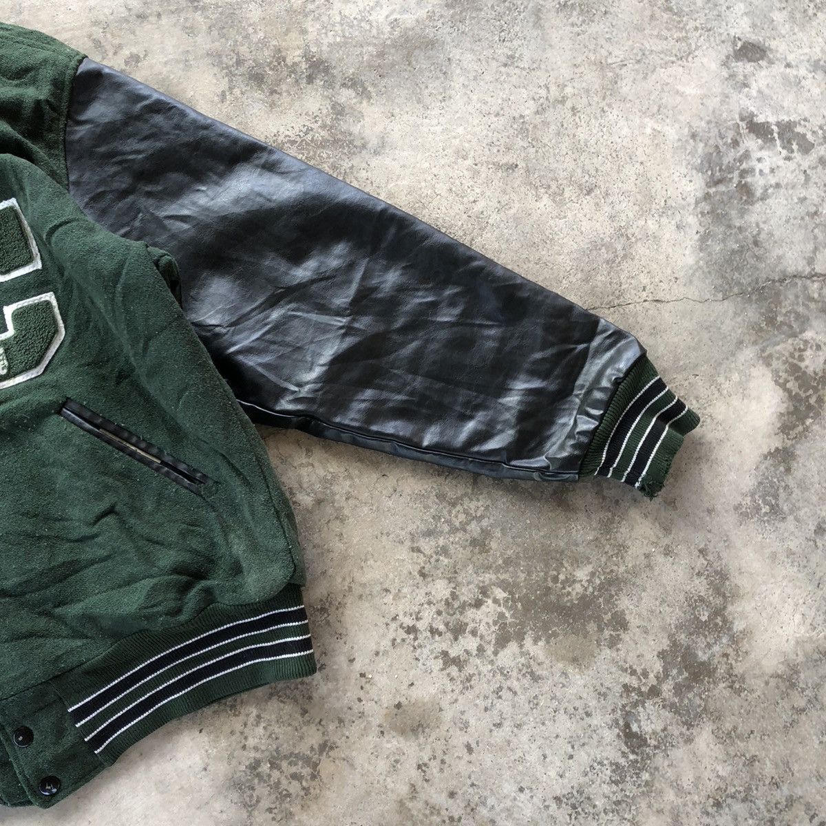 Vintage 🔥Distress🔥🇺🇸Award USA Sleeves Leather Wool Varsity Jacket Size US M / EU 48-50 / 2 - 5 Thumbnail