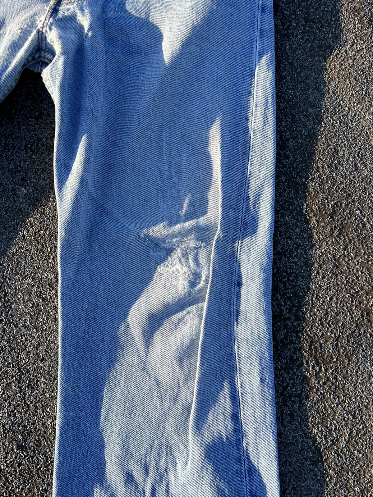 Levi's × Levi's Vintage Clothing × Vintage Vintage Levi’s 501 Light Blue Distressed Denim Pant Size US 34 / EU 50 - 9 Thumbnail