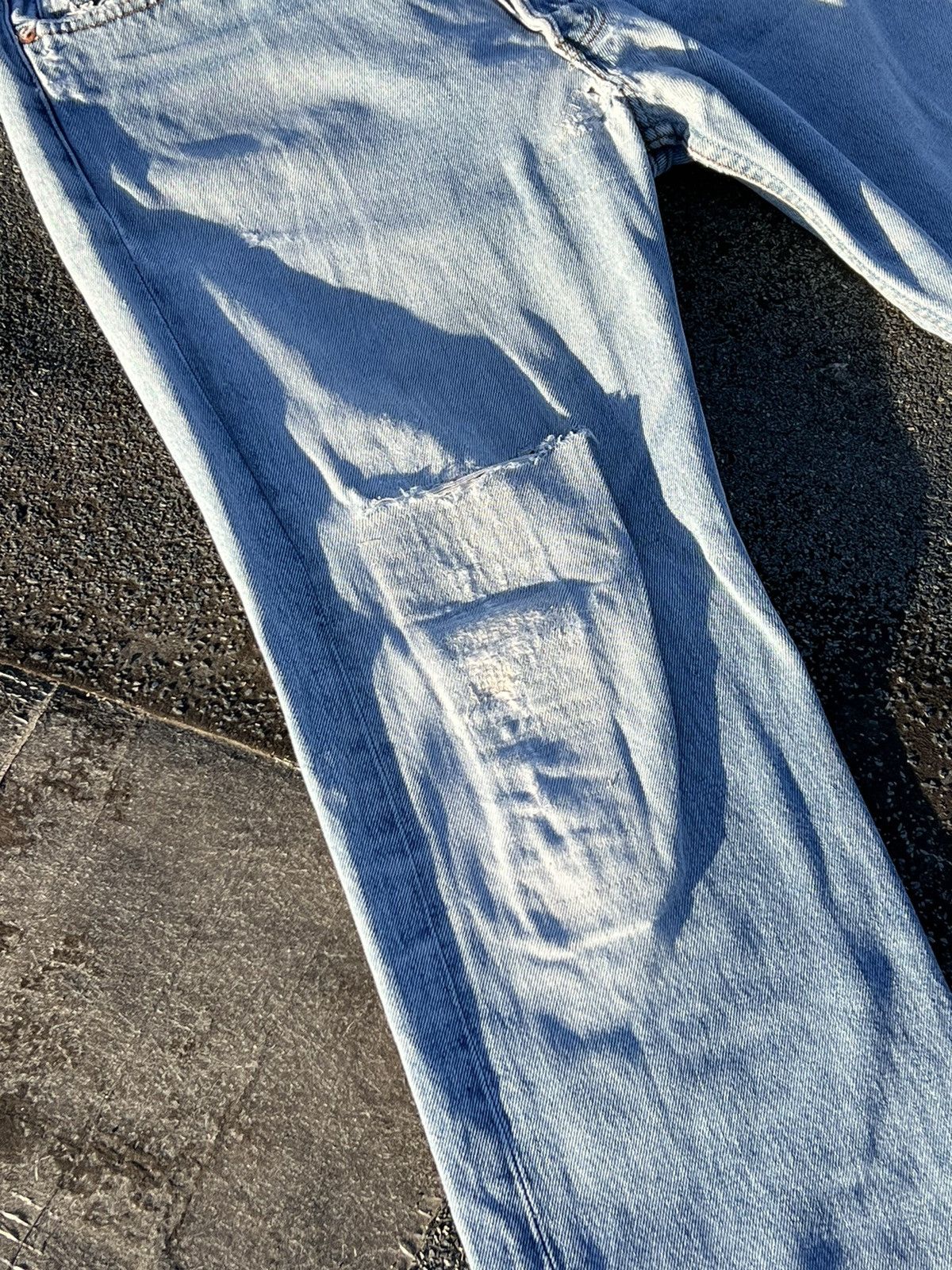 Levi's × Levi's Vintage Clothing × Vintage Vintage Levi’s 501 Light Blue Distressed Denim Pant Size US 34 / EU 50 - 5 Thumbnail