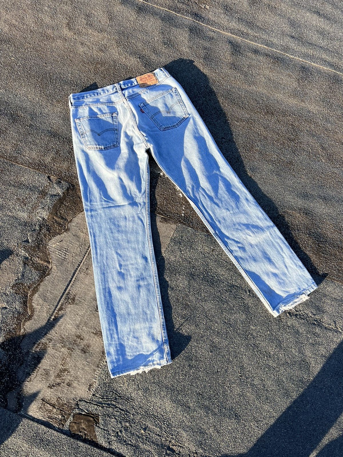 Levi's × Levi's Vintage Clothing × Vintage Vintage Levi’s 501 Light Blue Distressed Denim Pant Size US 34 / EU 50 - 4 Thumbnail