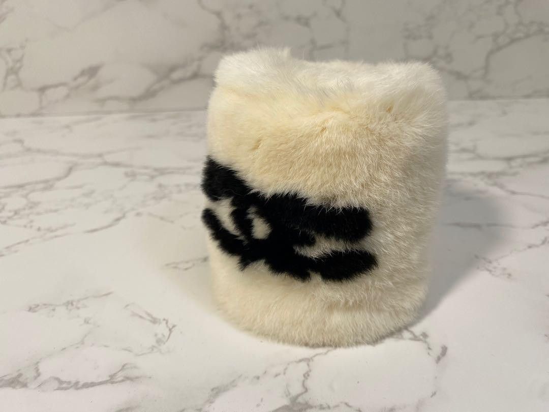 Chanel Vintage Chanel CC logo rabbit fur cuff /bracelet Size ONE SIZE - 1 Thumbnail