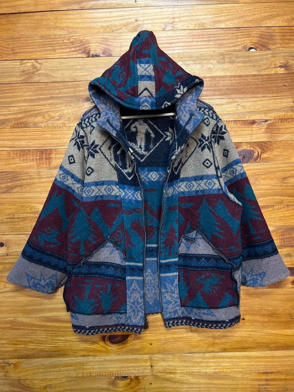 L.L. Bean VINTAGE L.L BEAN WOOL HOODIE NATIVE DESIGN Size US M / EU 48-50 / 2 - 10 Thumbnail