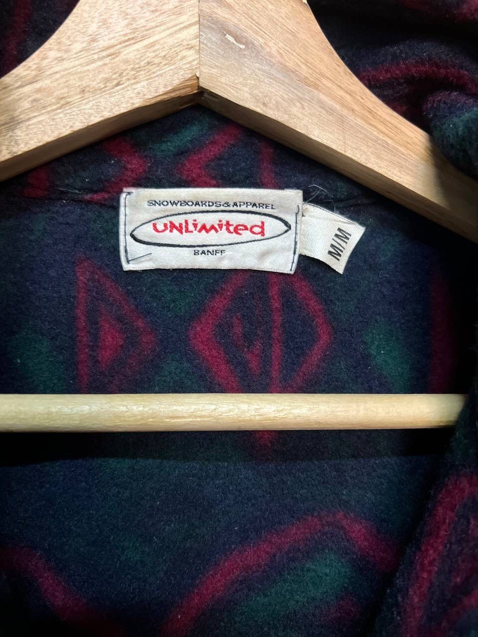 Bonfire Outerwear UNLIMITED SNOWBOARD APPAREL NATIVE DESIGN MADE IN CANADA Size US M / EU 48-50 / 2 - 10 Thumbnail