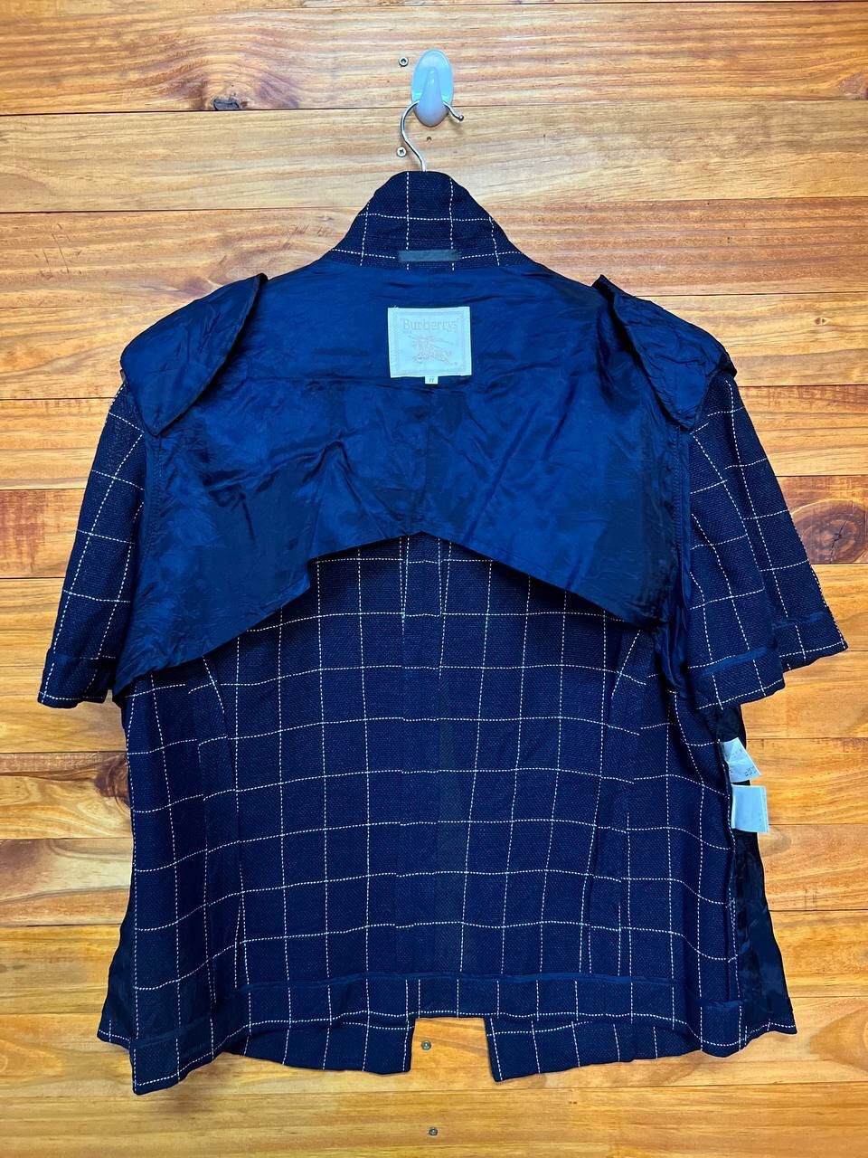 Burberry BURBERRY WOMEN BUTTON UP CROP TOP SHIRT Size US S / EU 44-46 / 1 - 7 Thumbnail