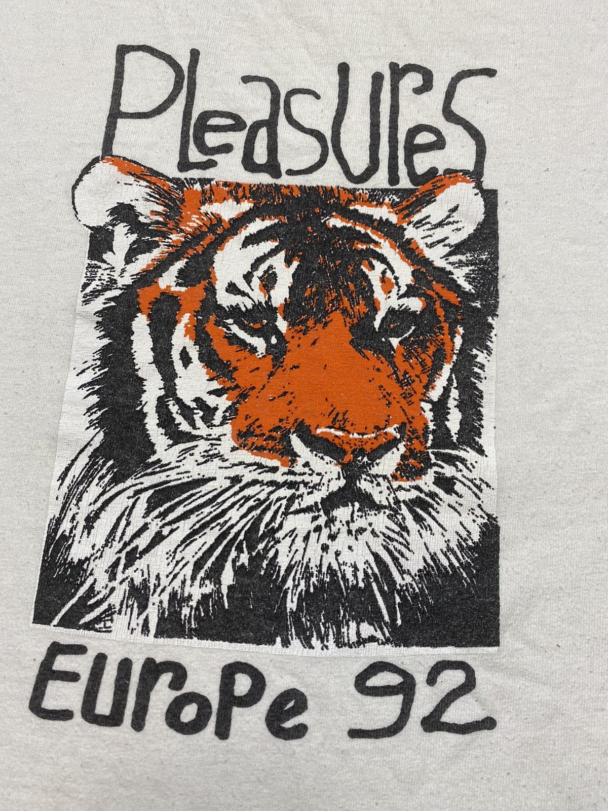 Designer × Pleasures Vintage pleasure tiger 92 euro tour tee Size M y2k brand 92 Size US M / EU 48-50 / 2 - 3 Thumbnail