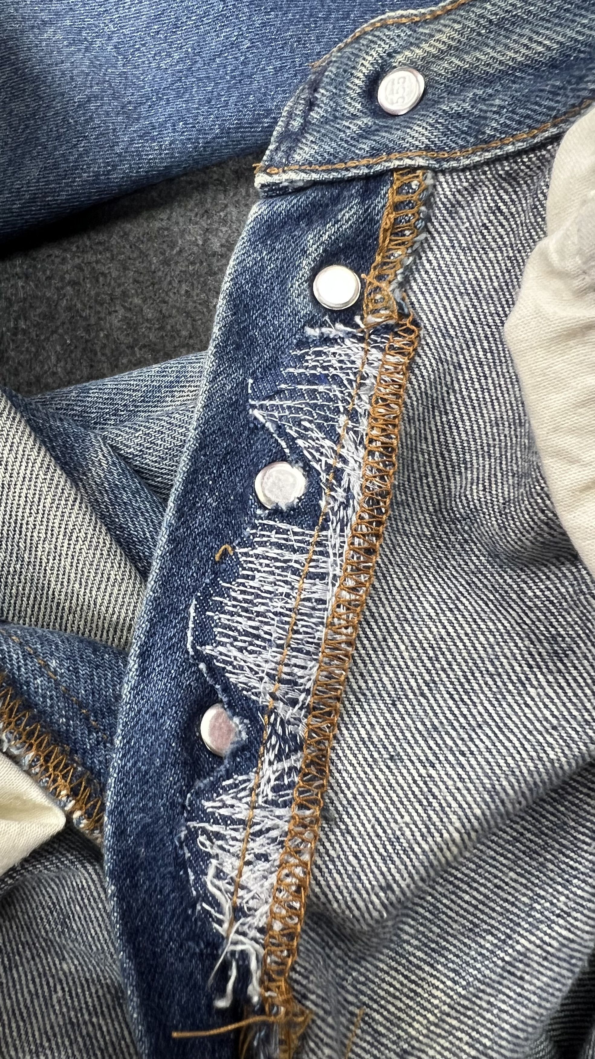 Levi's × Vintage Distressed Levis 501 jeans Size US 28 / EU 44 - 16 Thumbnail