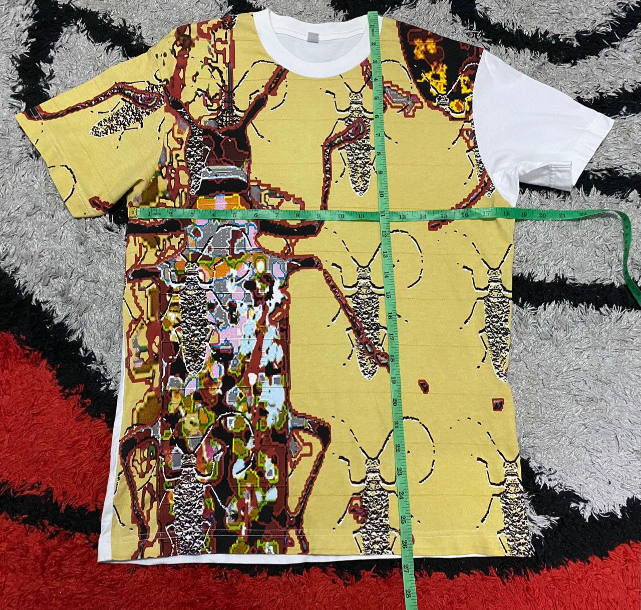 Uniqlo Vintage All Overprinted Tee Crockroach Art Tee Big Screen Size US S / EU 44-46 / 1 - 4 Thumbnail