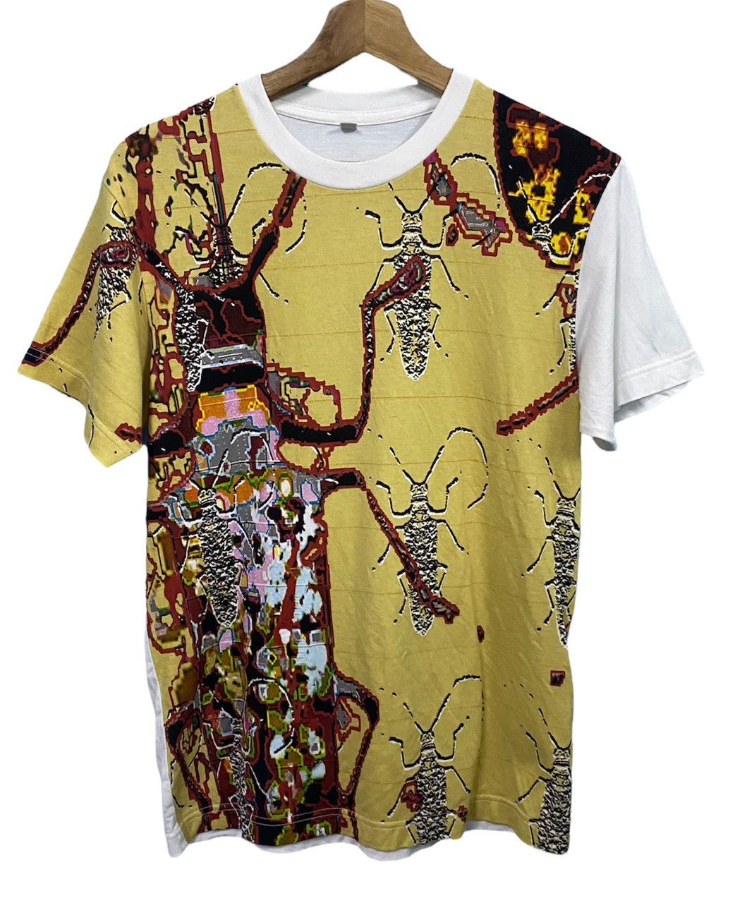 Uniqlo Vintage All Overprinted Tee Crockroach Art Tee Big Screen Size US S / EU 44-46 / 1 - 1 Thumbnail