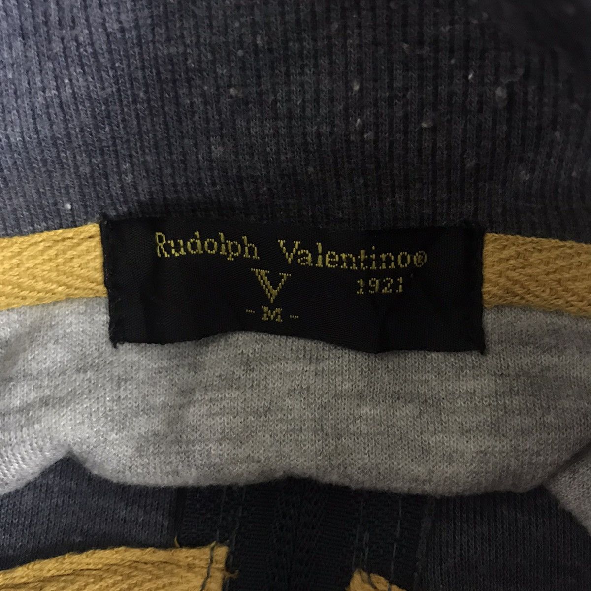 Vintage Vintage RUDOLPH VALENTINO V 1921 Embroidered Sweater Size US M / EU 48-50 / 2 - 6 Thumbnail