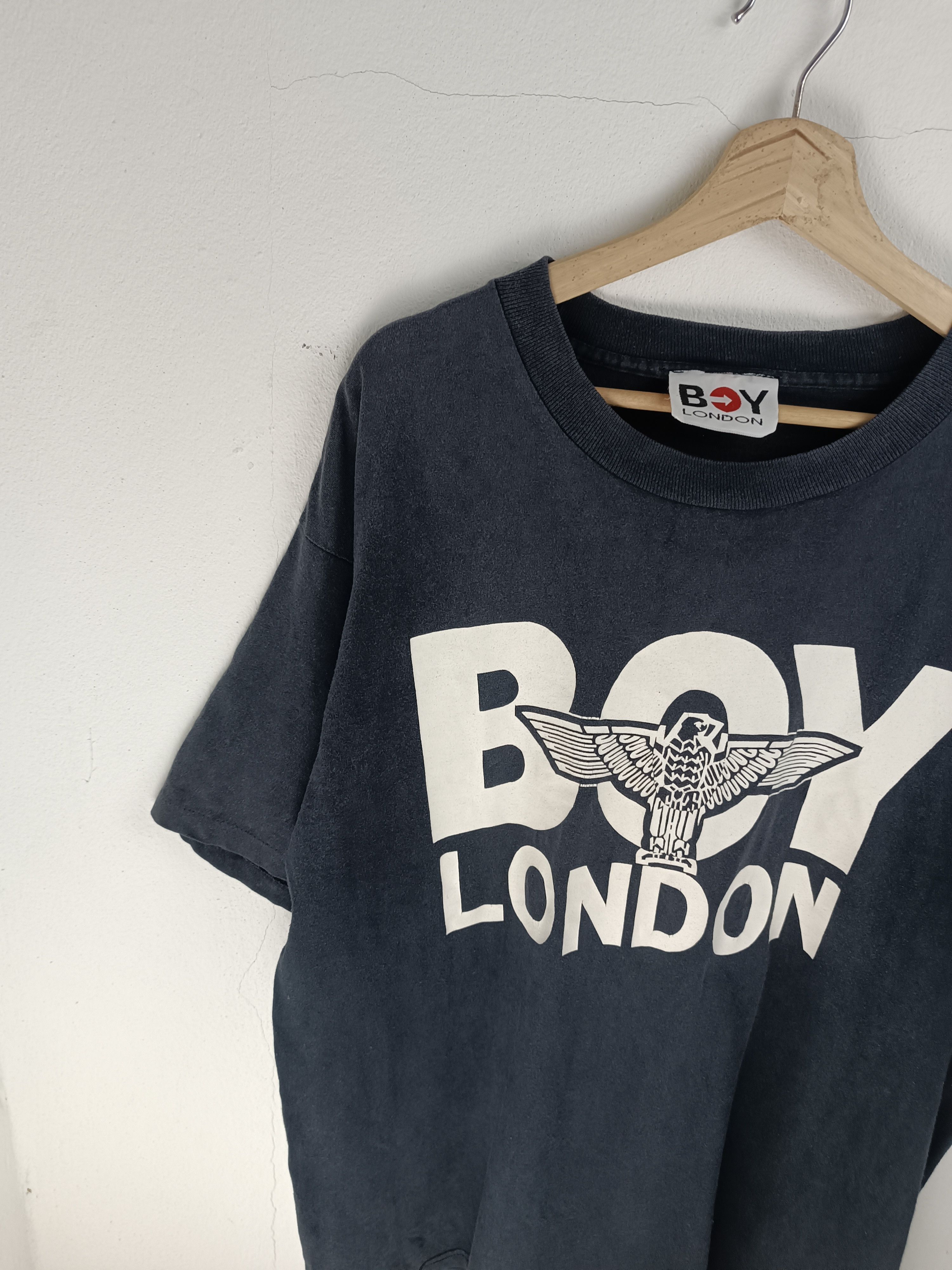 Boy London 🔥RARE🔥VINTAGE 90'S BOY LONDON DISTRESSED BIG LOGO TEE Size US XL / EU 56 / 4 - 6 Thumbnail