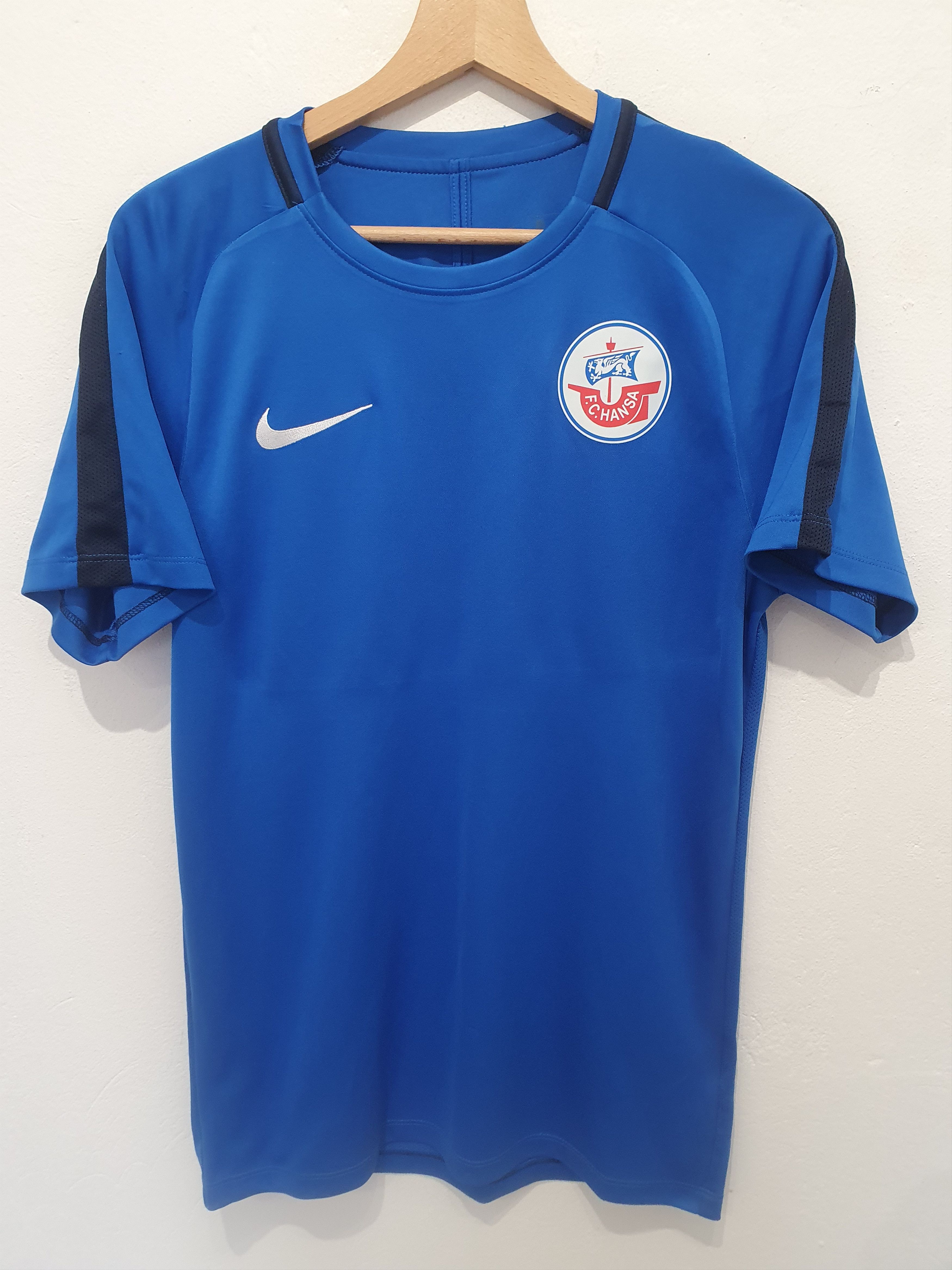 Martine Rose × Nike Martine Rose x Nike Logo S/S Football