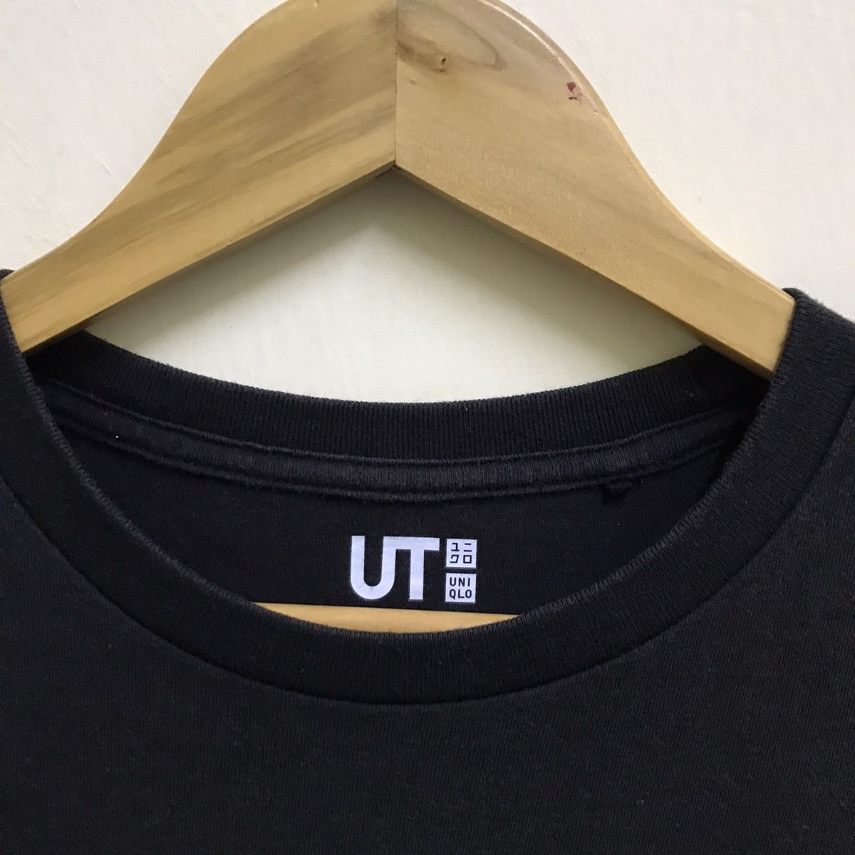 Kaws × Uniqlo KAWS SESAME STREET UNIQLO TSHIRT Size US S / EU 44-46 / 1 - 5 Thumbnail