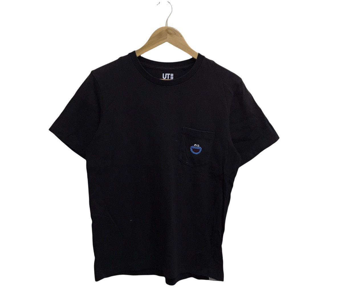 Kaws × Uniqlo KAWS SESAME STREET UNIQLO TSHIRT Size US S / EU 44-46 / 1 - 1 Thumbnail