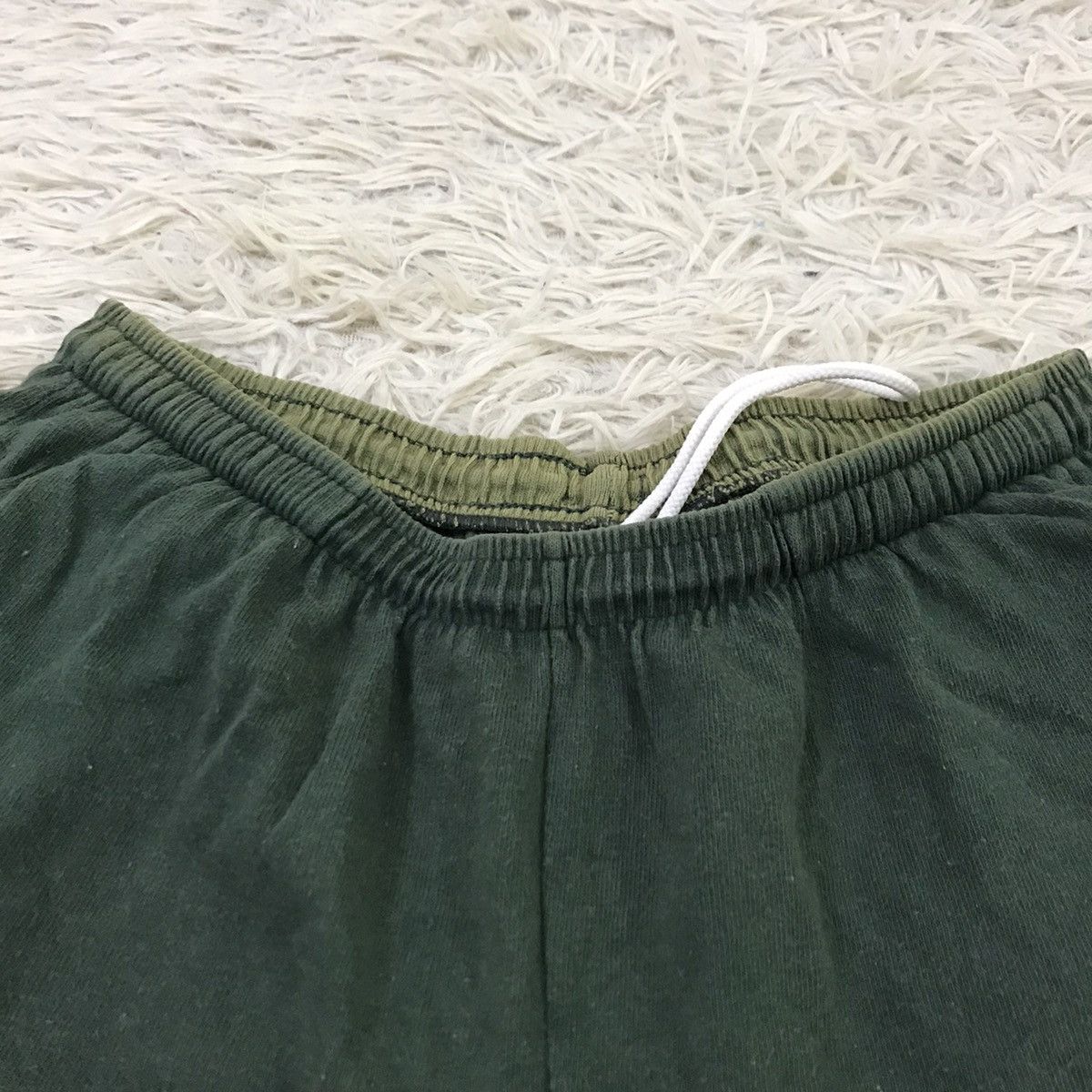 Champion Sun faded🔥Vintage 90s Champion small logo shorts pants Size US 26 / EU 42 - 3 Thumbnail