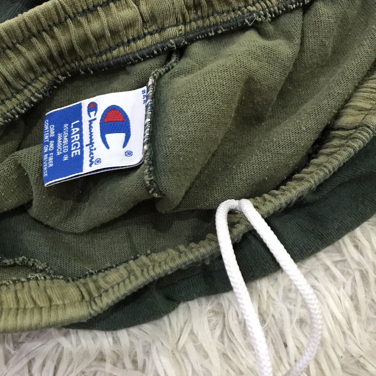 Champion Sun faded🔥Vintage 90s Champion small logo shorts pants Size US 26 / EU 42 - 7 Thumbnail