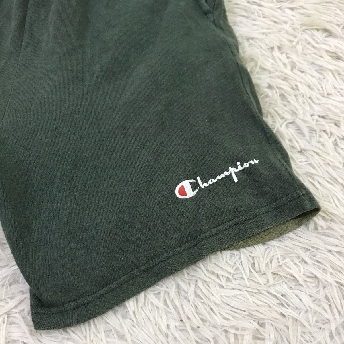 Champion Sun faded🔥Vintage 90s Champion small logo shorts pants Size US 26 / EU 42 - 2 Thumbnail