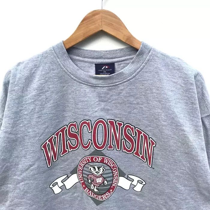 Vintage Vintage 90s UNIVERSITY Of WISCONSIN BADGERS Big Logo Size US XXL / EU 58 / 5 - 2 Thumbnail