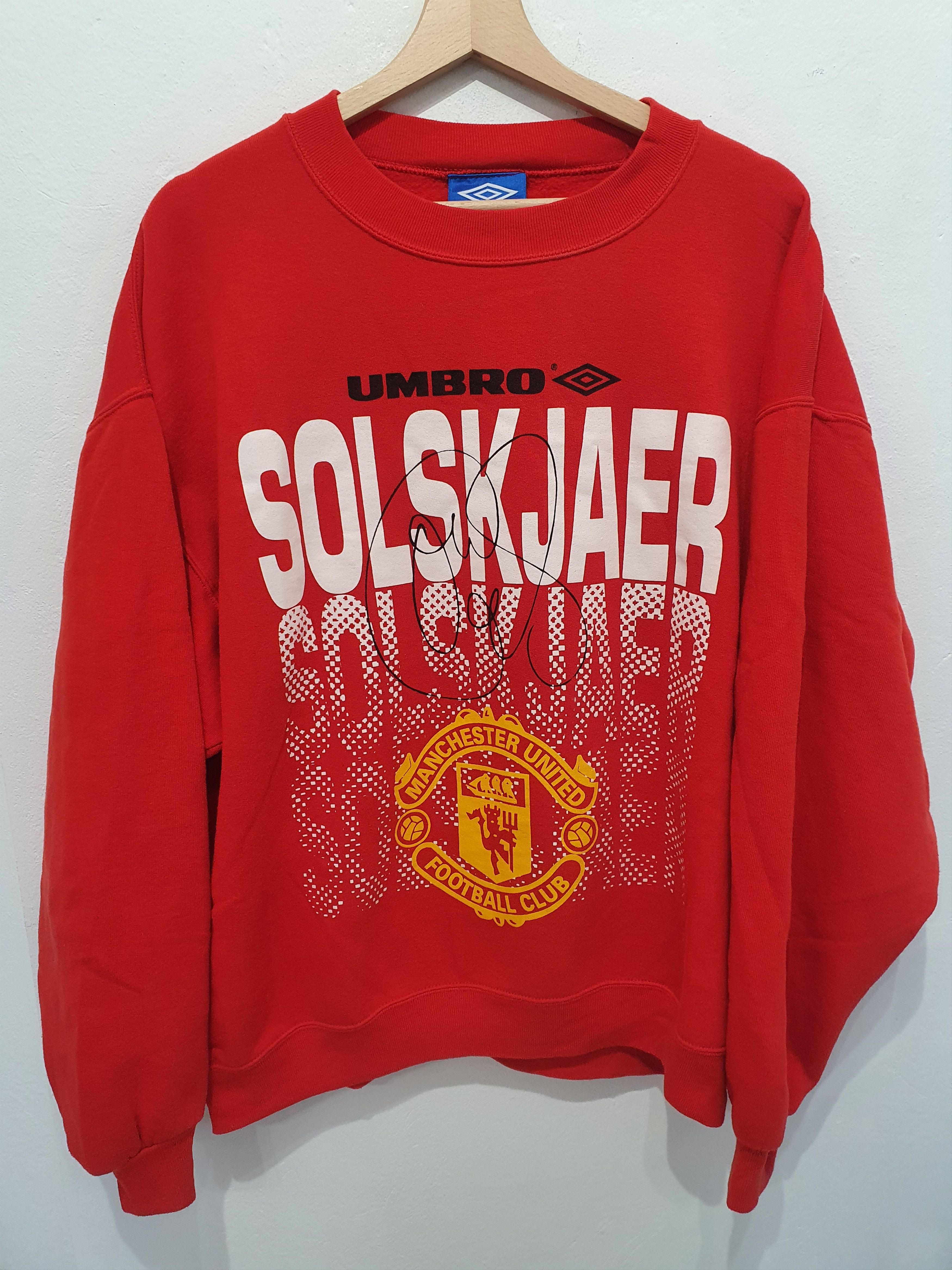 Image of Solskjaer Manchester United Umbro Size XL Crewneck in Red, Men's