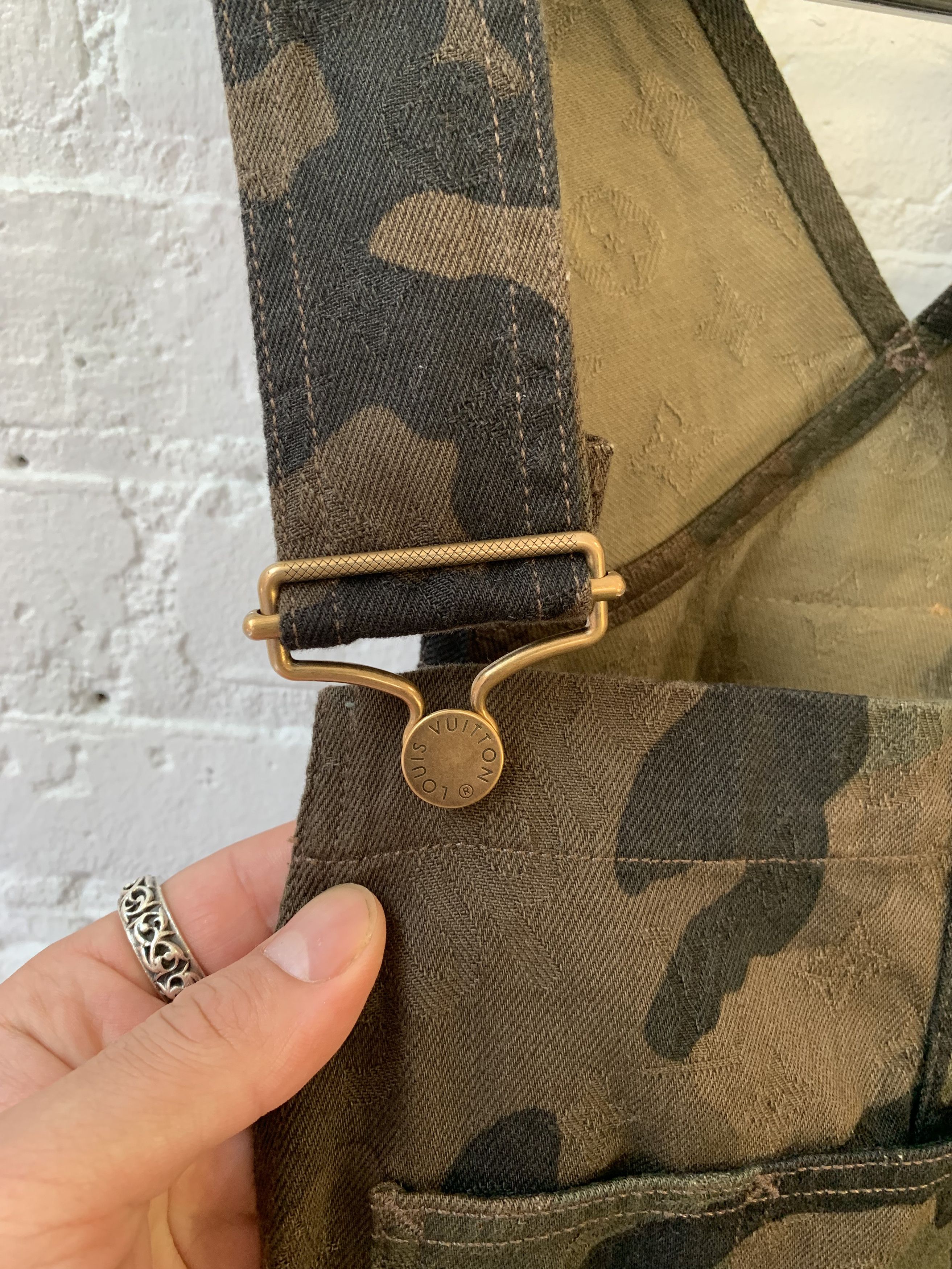 Louis Vuitton × Supreme Louis Vuitton SUPREME CAMO 2017 LV LIMITED JUMPSUIT OVER-ALL Size US 32 / EU 48 - 5 Thumbnail