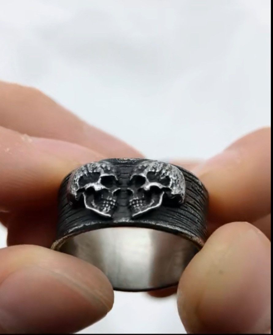 Jewelry Face To Face Double Skull Ring Size ONE SIZE - 2 Thumbnail