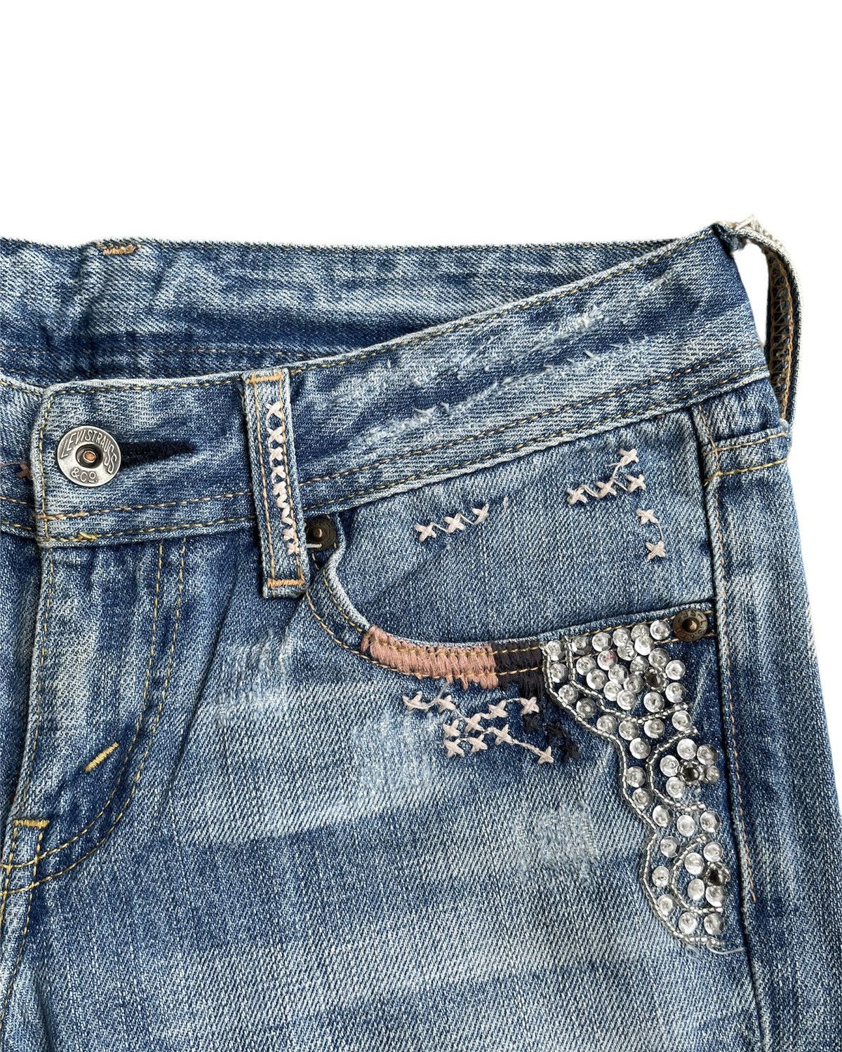 Levi's Levis Flare 553 Vintage 2006 Distressed Custom Size US 29 - 8 Thumbnail