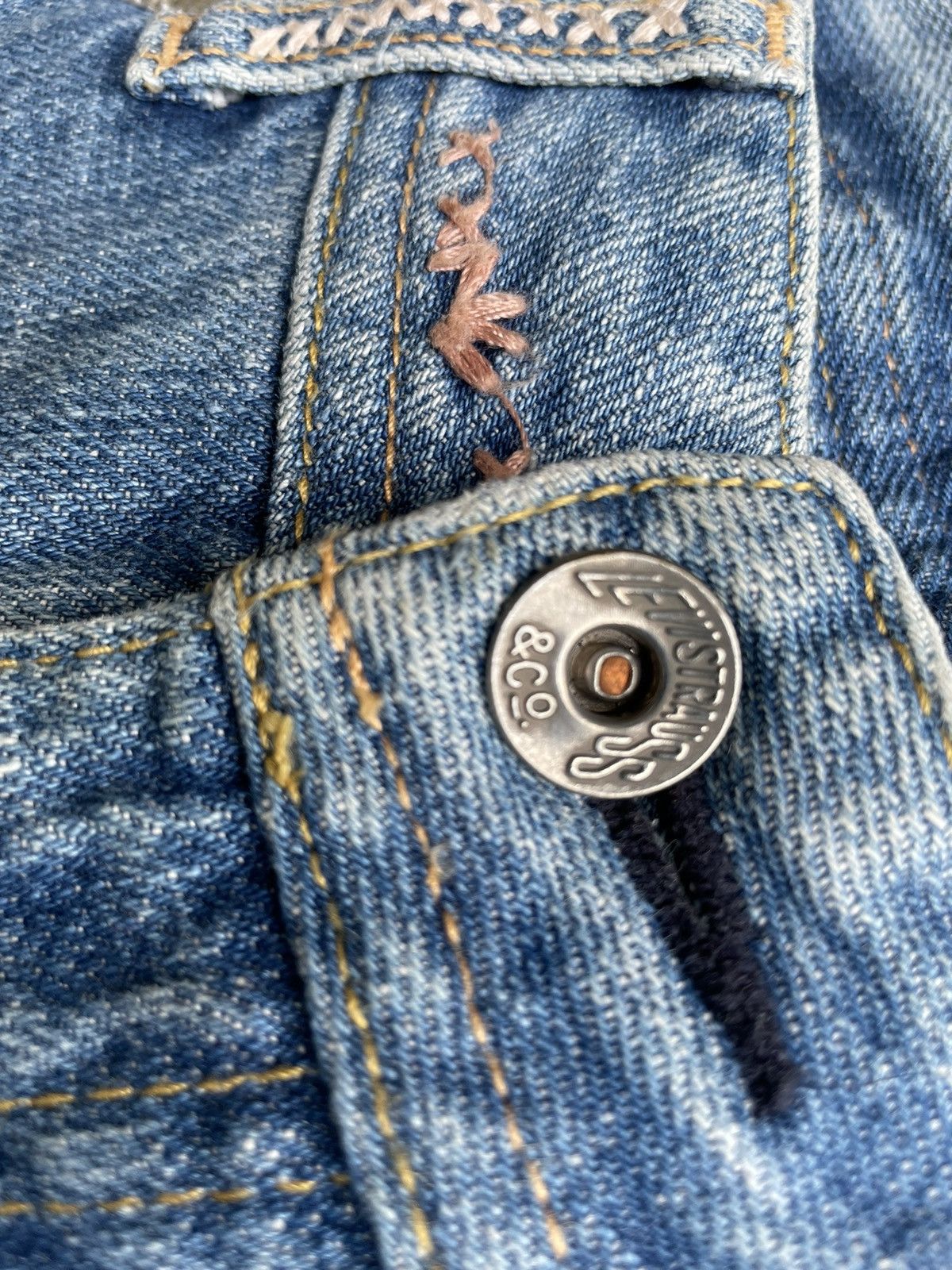 Levi's Levis Flare 553 Vintage 2006 Distressed Custom Size US 29 - 21 Thumbnail