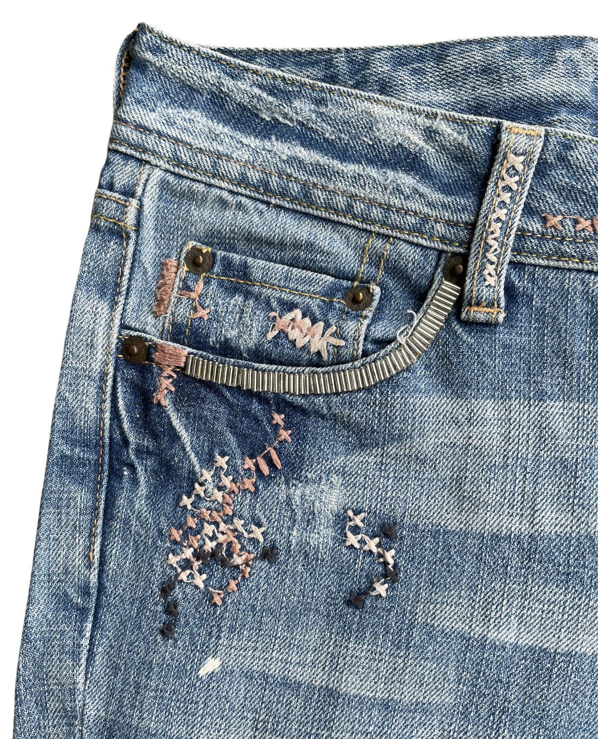 Levi's Levis Flare 553 Vintage 2006 Distressed Custom Size US 29 - 9 Thumbnail