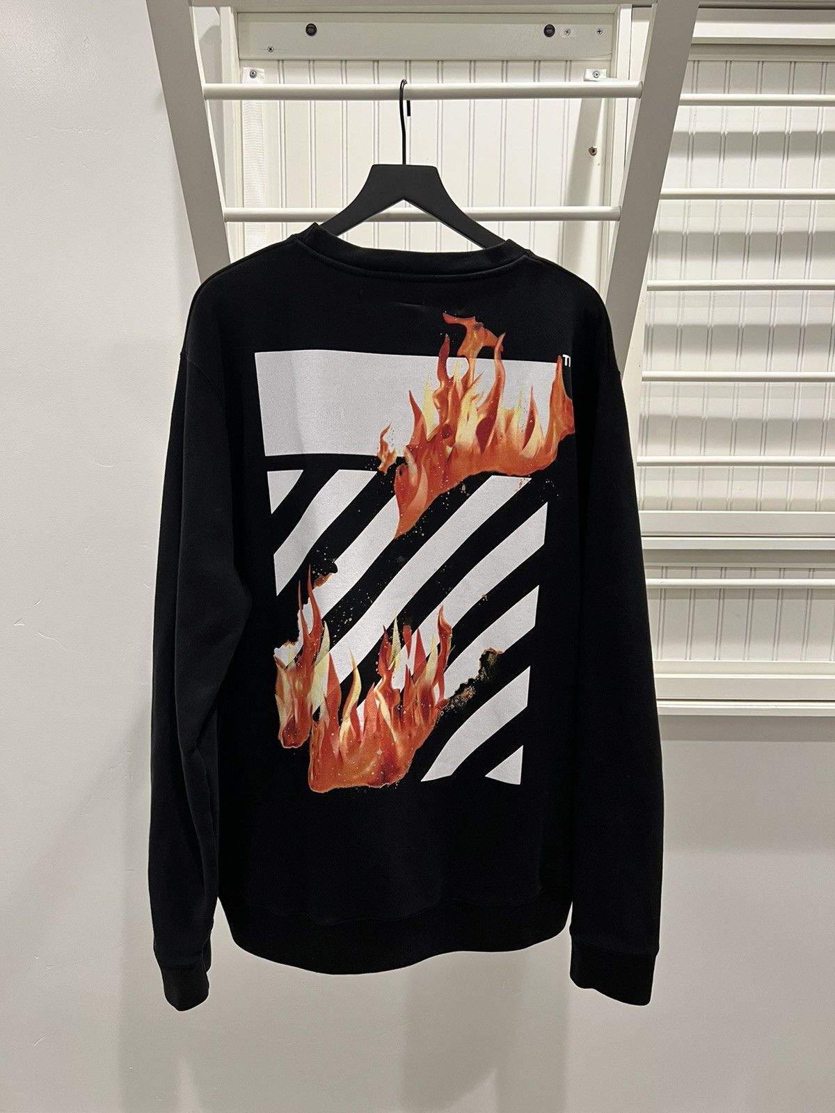 Off-White Off White Diagonal Fire Hands Crewneck Size US XL / EU 56 / 4 - 1 Thumbnail